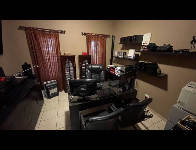 3 BEDROOM FREESTANDING FOR SALE IN KOSMOSDAL
